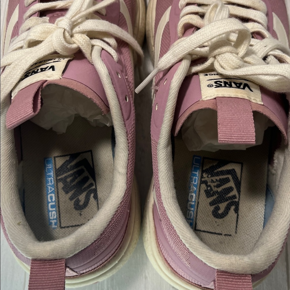 Vans UltraRANGE Women's Lavender and White Sneakers. - Picture 7 of 15